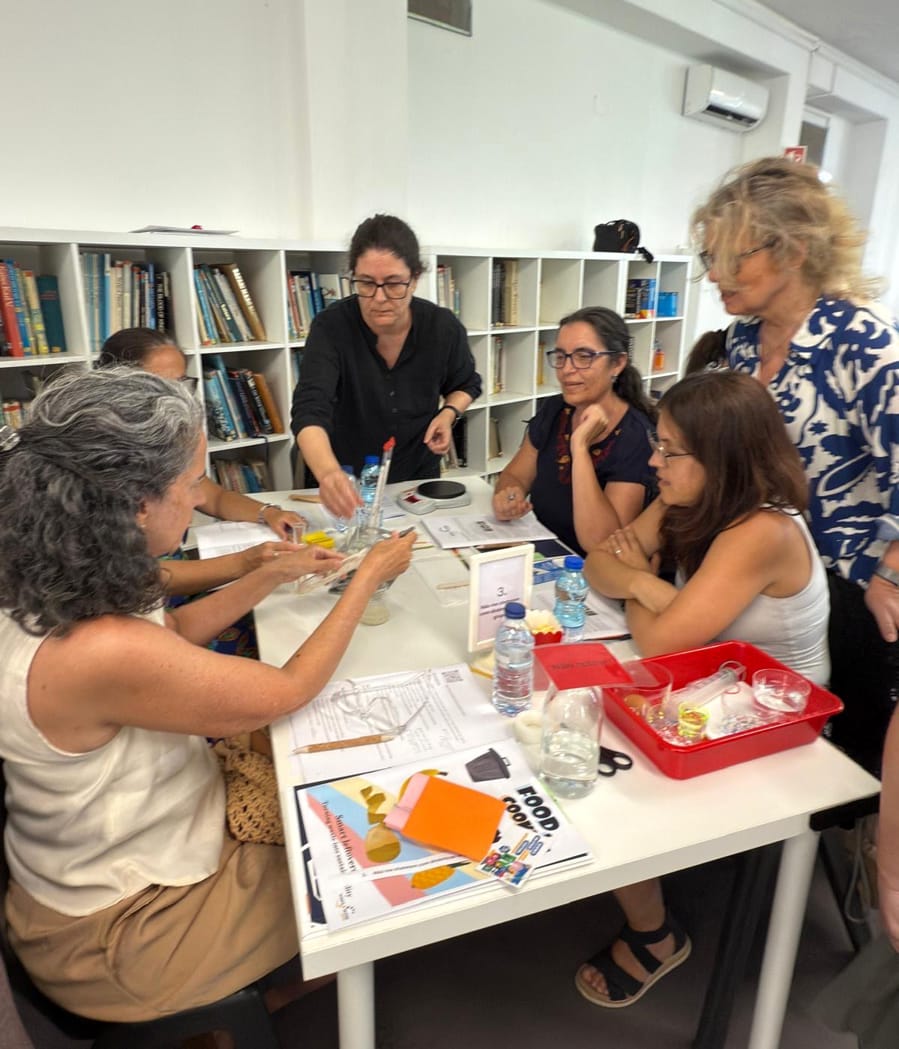 Workshop na Nobel Algarve British International School - trabalho de grupo